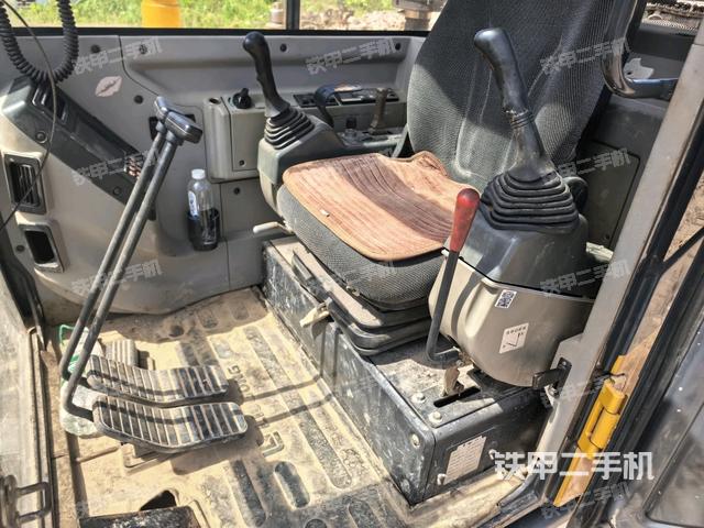 ?駕駛室正側(cè)（駕駛室部分）