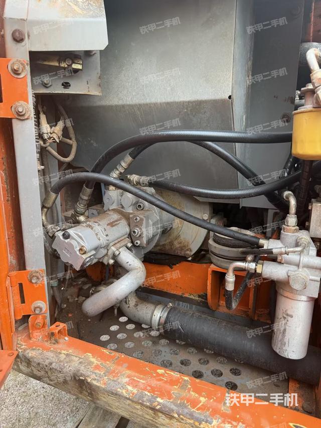 液壓泵室（大件艙室）