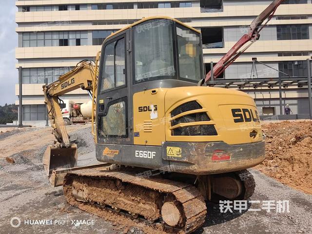 山東臨工E660F挖掘機(jī)
