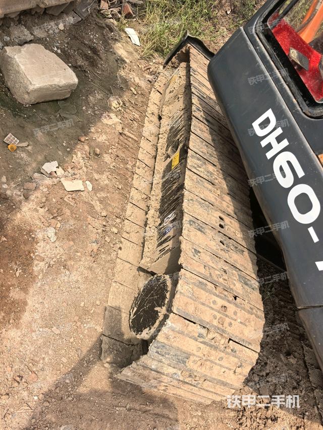 單側(cè)履帶整體（整機外觀）