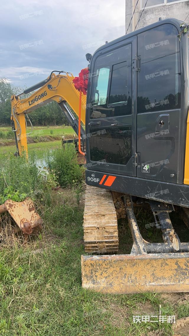 柳工CLG906F挖掘机