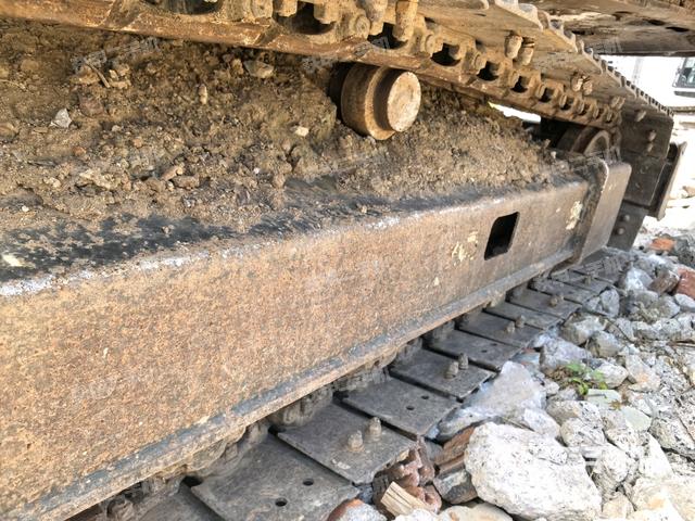 左驅(qū)動輪（行走機(jī)構(gòu)）