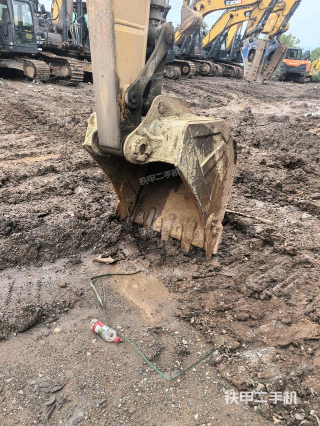 小臂整体左后（工作和回转装置）