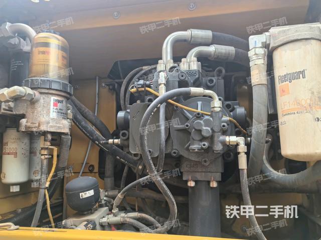 液壓泵斜45?左（大件艙室）