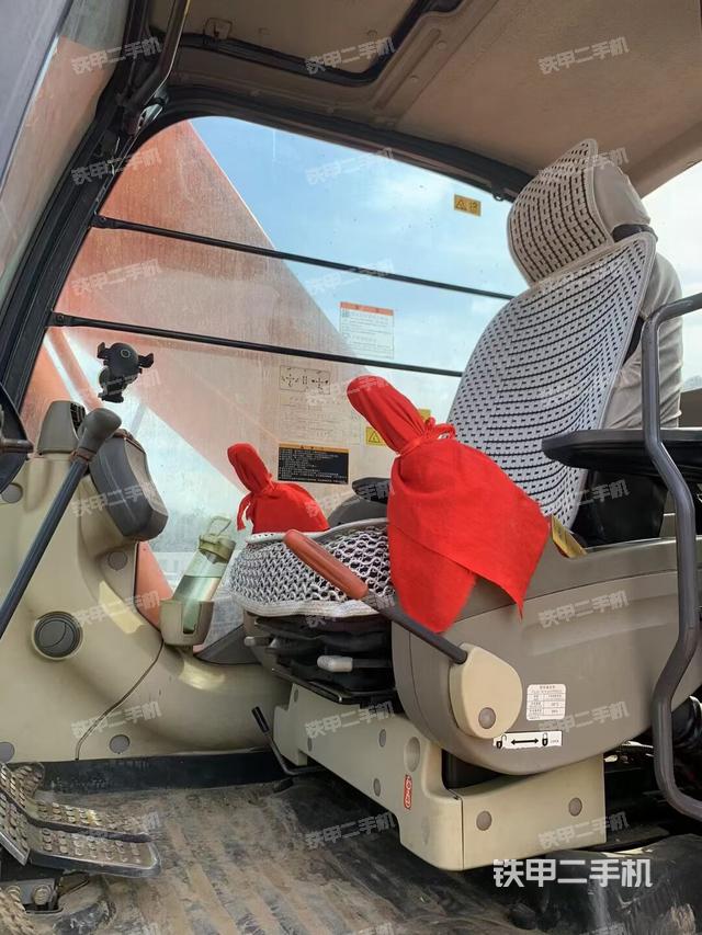 駕駛室整體（整機(jī)外觀）