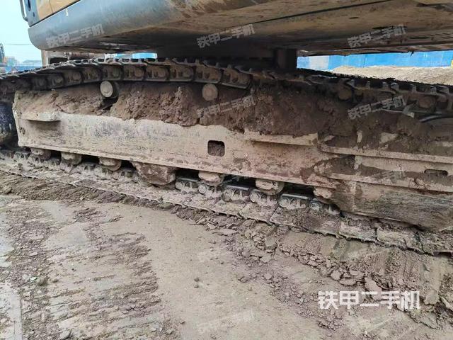 單側(cè)履帶整體（整機(jī)外觀）