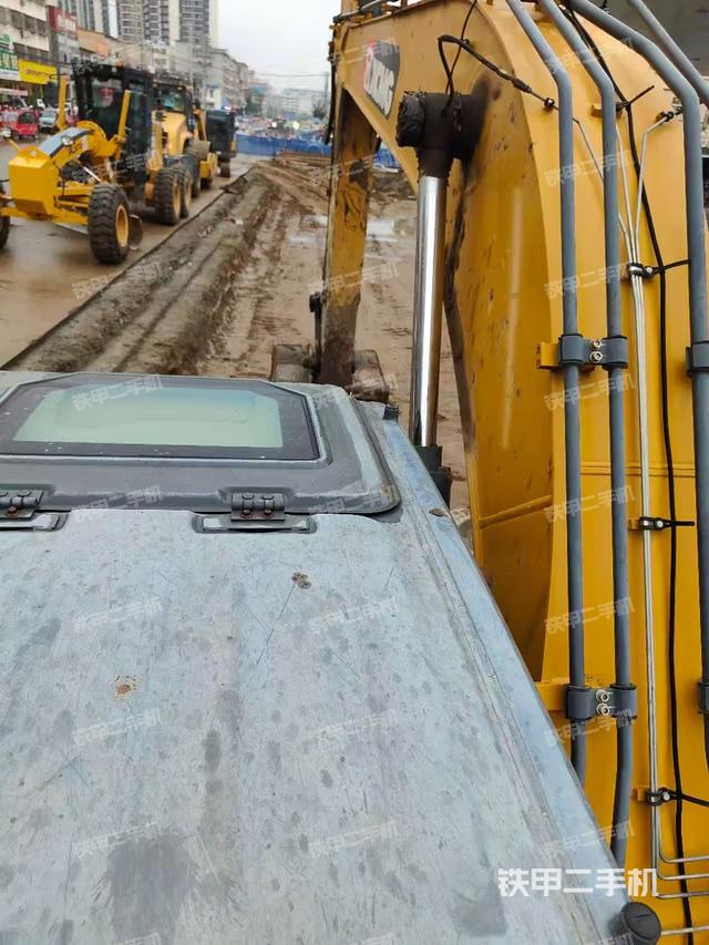 駕駛室頂部（整機(jī)外觀）