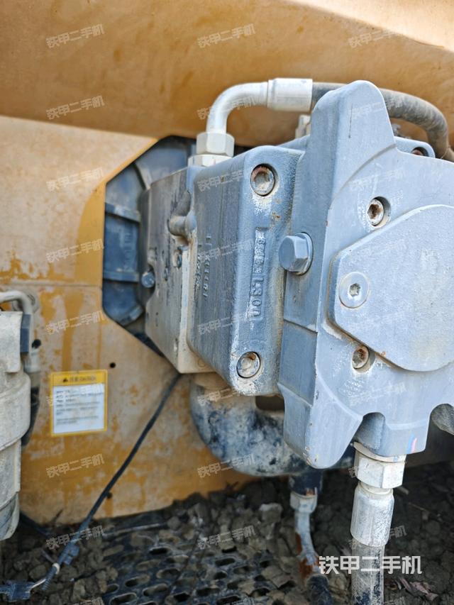 液壓泵斜45?左（大件艙室）