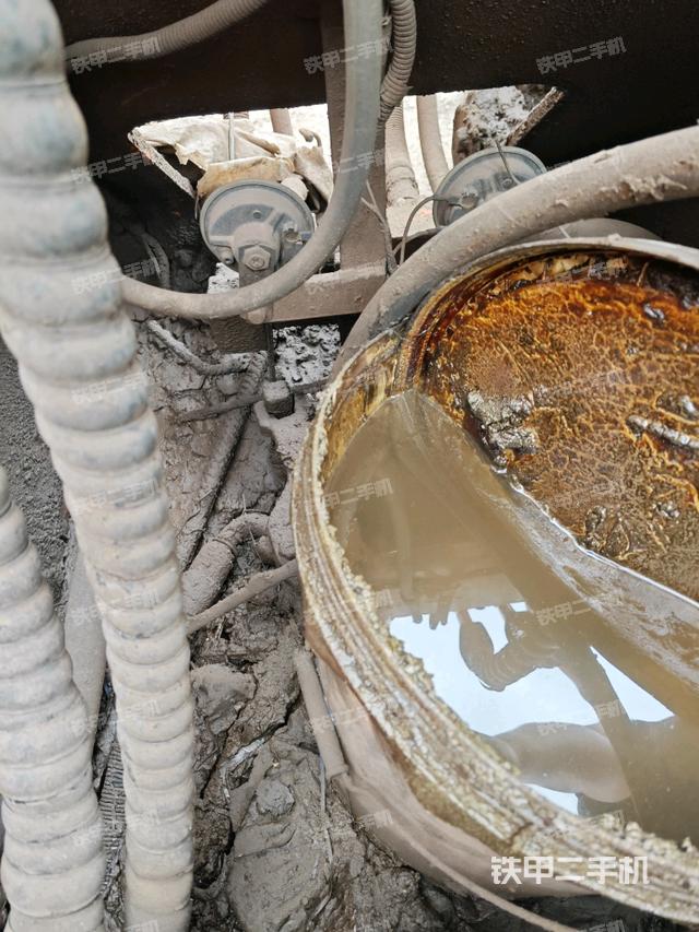 中央回转接头特写（上车部件）