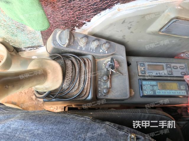 座椅后部（驾驶室部分）