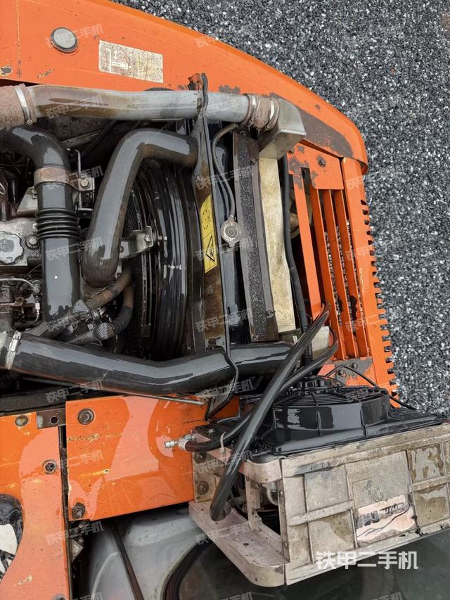 发动机室（上车部件）