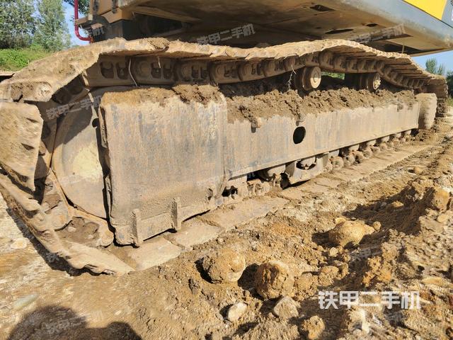 單側(cè)履帶整體（整機(jī)外觀）