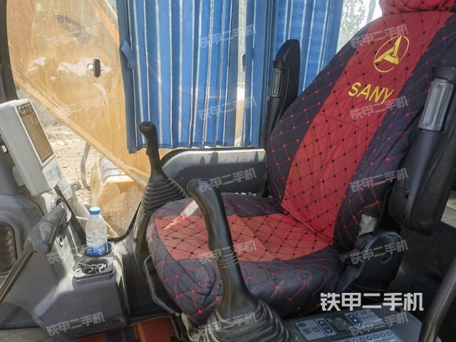 駕駛室整體（整機外觀）