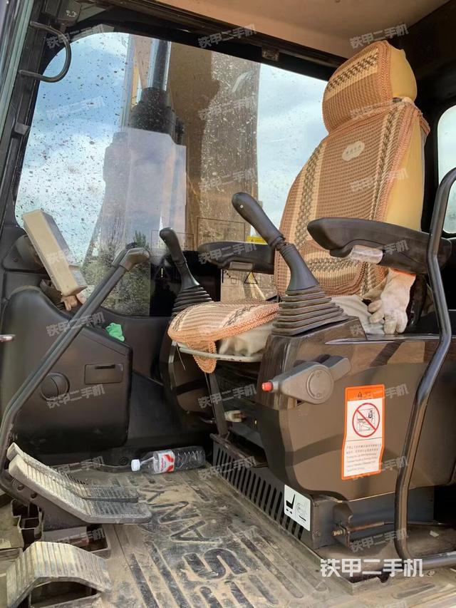 驾驶室整体（整机外观）