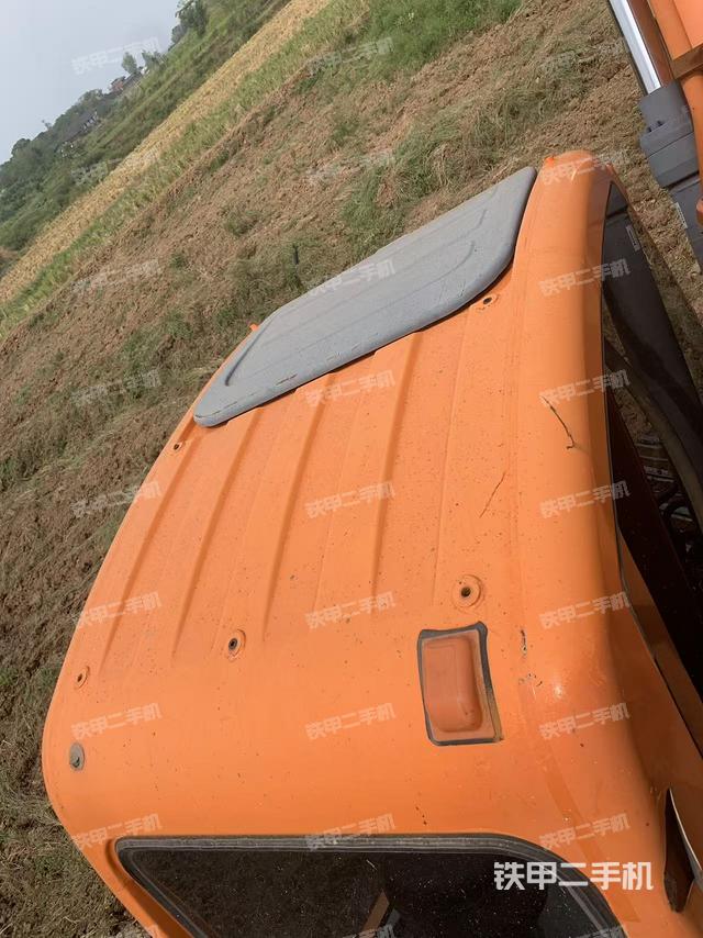 驾驶室顶部（整机外观）