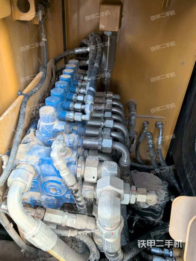 駕駛室整體（整機外觀）