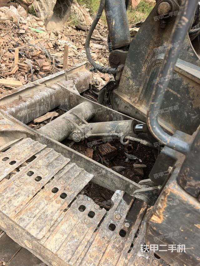 回轉(zhuǎn)馬達和主控閥（整機外觀）