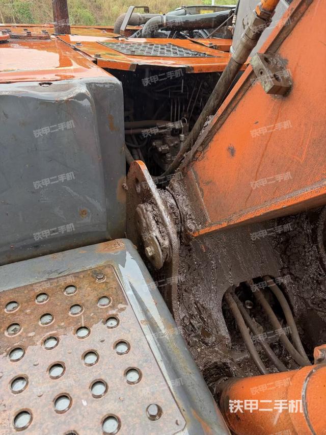 大臂根部 斜视（工作和回转装置）