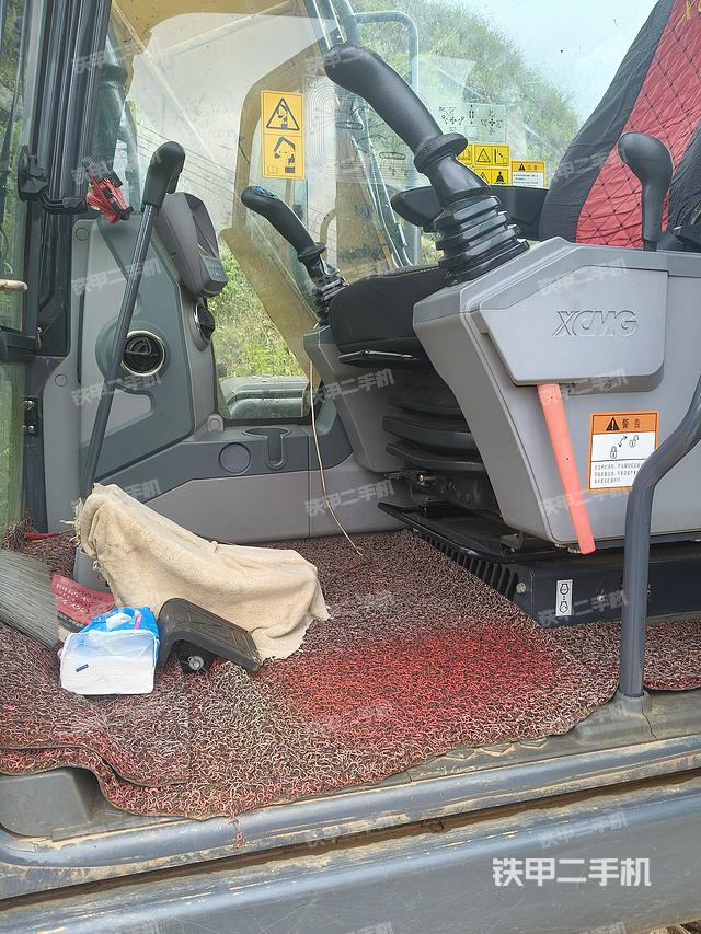 驾驶室整体(整机外观) 驾驶室整体(整机外观)