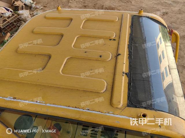 驾驶室顶部（整机外观）