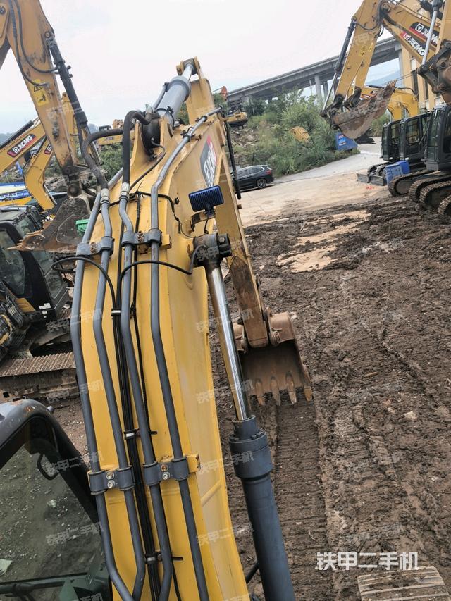 大臂背部俯視（工作和回轉裝置）