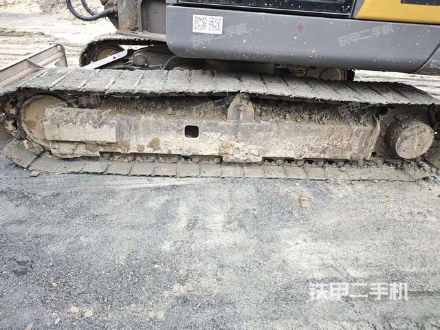 單側(cè)履帶整體（整機(jī)外觀）