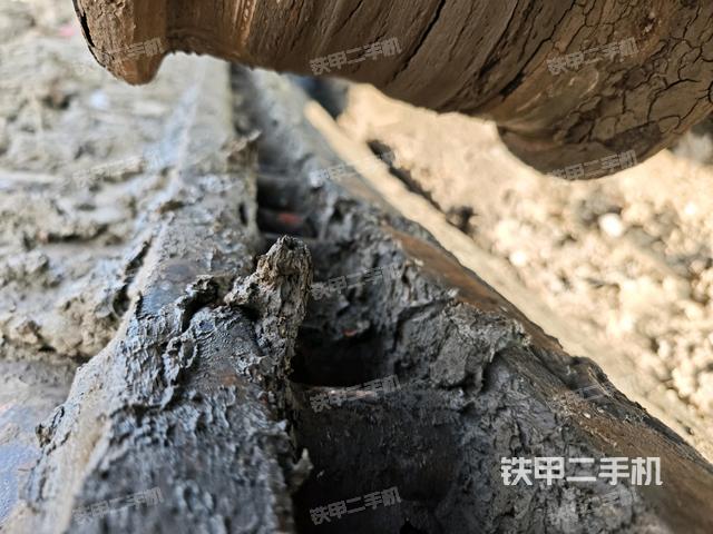 左導(dǎo)向輪（行走機(jī)構(gòu)）