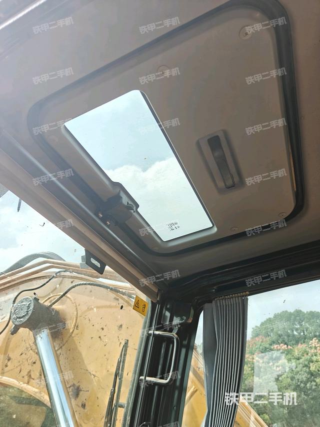 后窗玻璃角标（驾驶室部分）