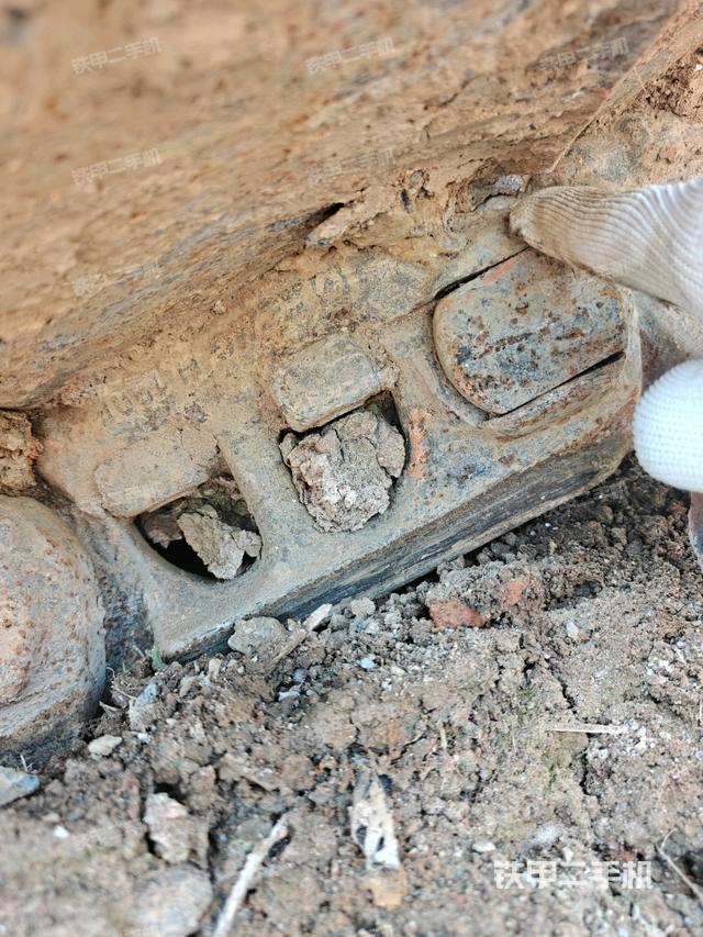 右驅動輪（行走機構）