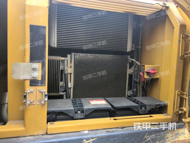 散熱器正面（大件艙室）