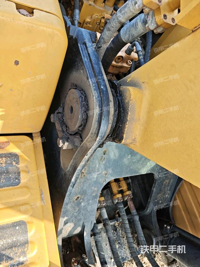 鏟斗右后整體（工作和回轉(zhuǎn)裝置）