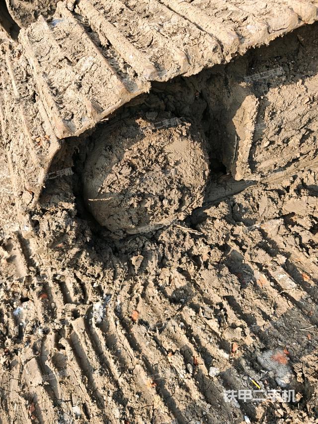 右驅(qū)動(dòng)輪（行走機(jī)構(gòu)）