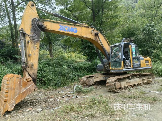 徐工XE270DK挖掘機