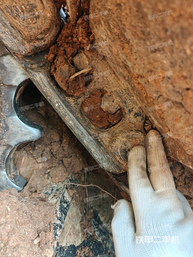 右驱动轮（行走机构）