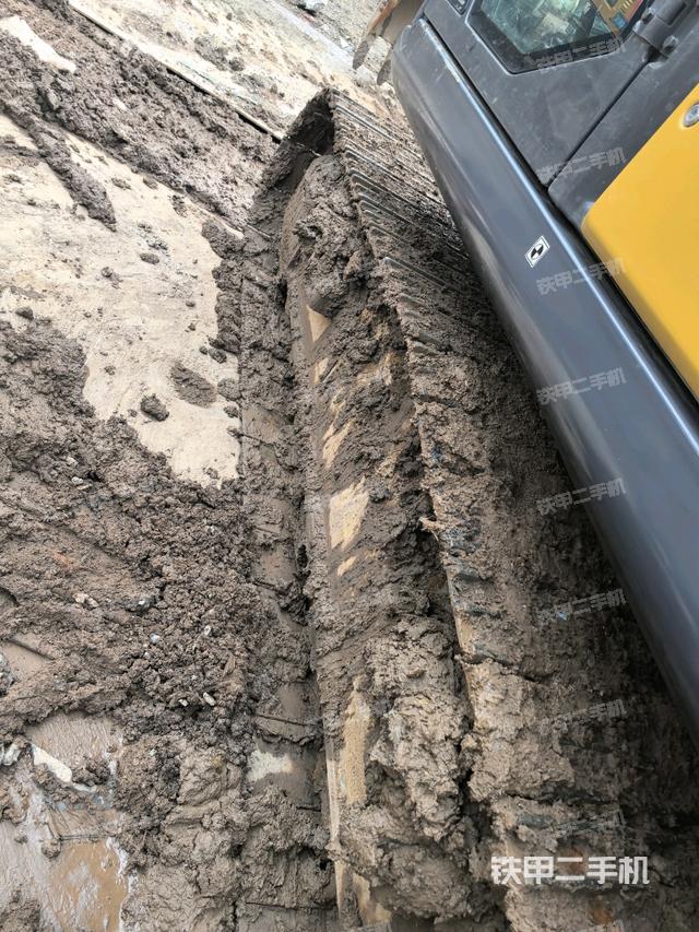 右驱动轮（行走机构）