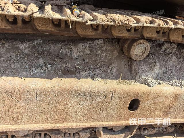 右驅(qū)動輪（行走機構(gòu)）