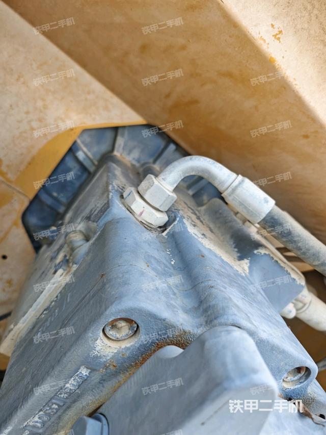 液壓泵斜45?右（大件艙室）