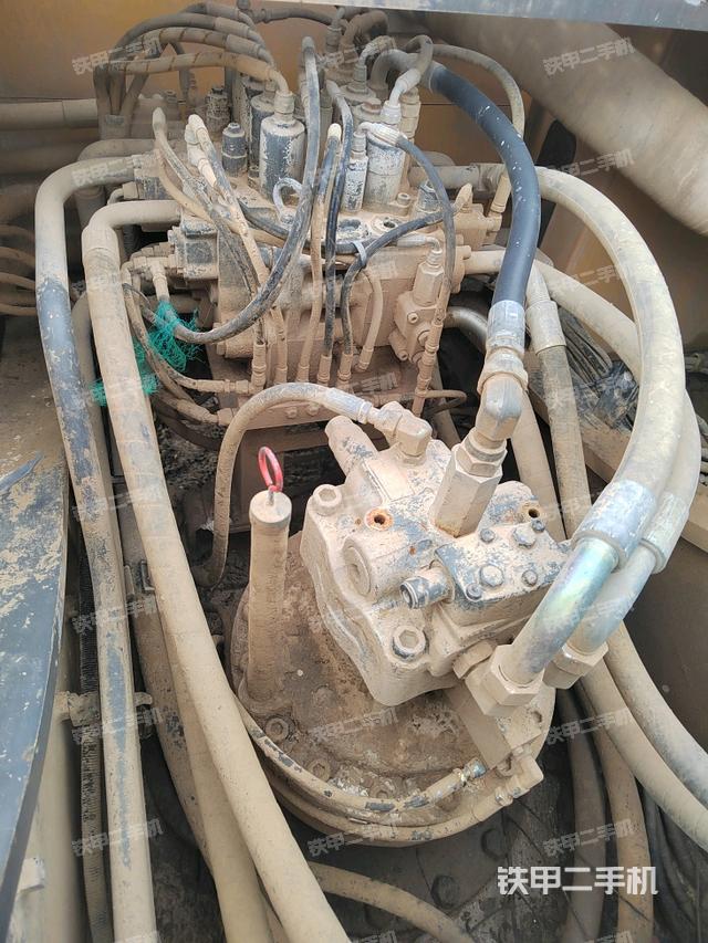 回轉(zhuǎn)馬達(dá)和主控閥（整機外觀）