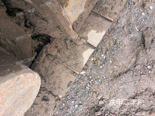 左側履帶整體?（行走機構）