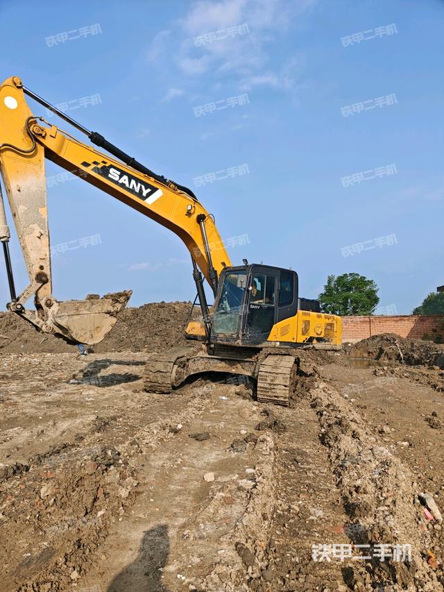 大臂背部俯視（工作和回轉(zhuǎn)裝置）