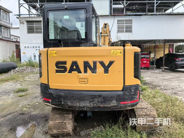 駕駛室頂部（整機外觀）