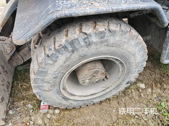 右驱动轮（行走机构）