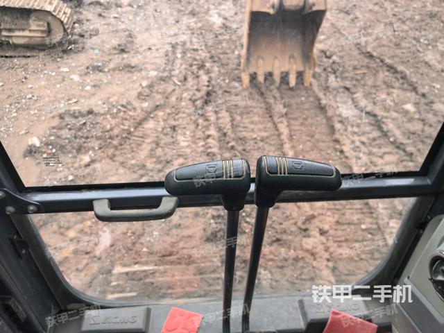 后窗玻璃角標（駕駛室部分）