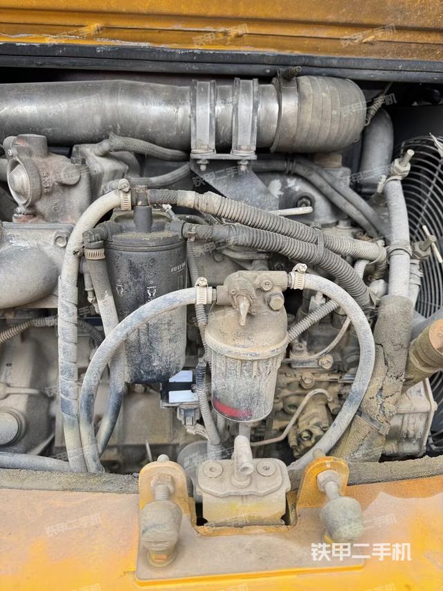 回轉(zhuǎn)馬達和主控閥（整機外觀）