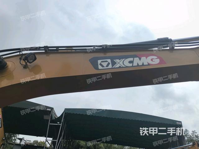 大臂油缸整体 竖拍（工作和回转装置）