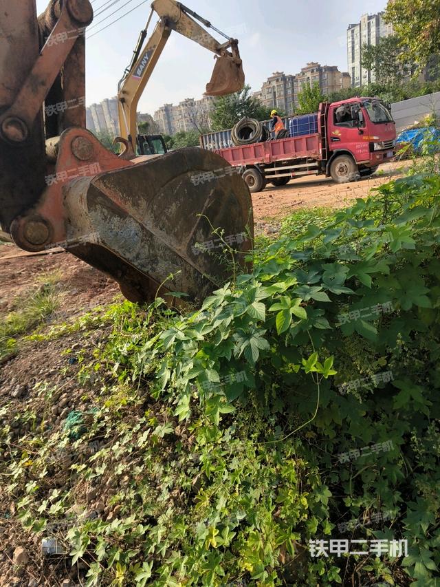 大臂背部俯视（工作和回转装置）