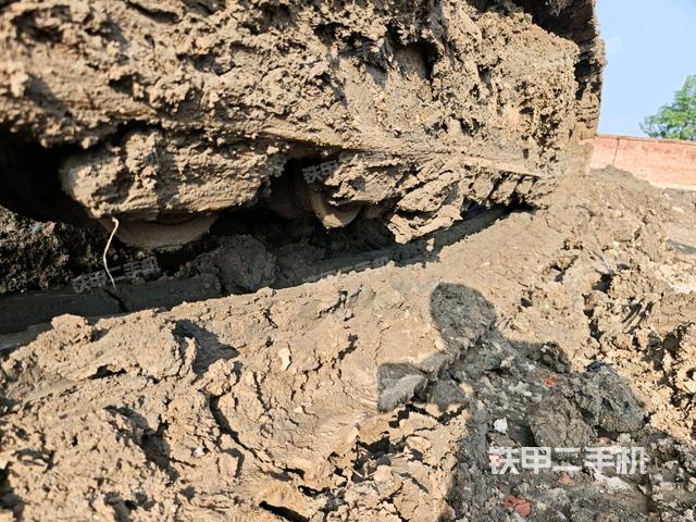 左側(cè)履帶整體?（行走機(jī)構(gòu)）