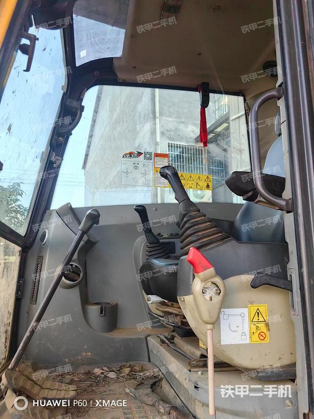 驾驶室整体（整机外观）