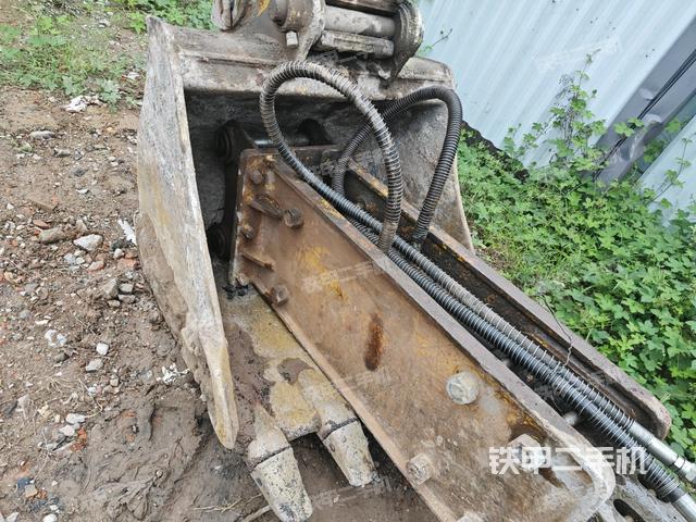 铲斗右后整体（工作和回转装置）