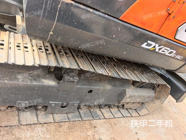 左侧履带整体 （行走机构）